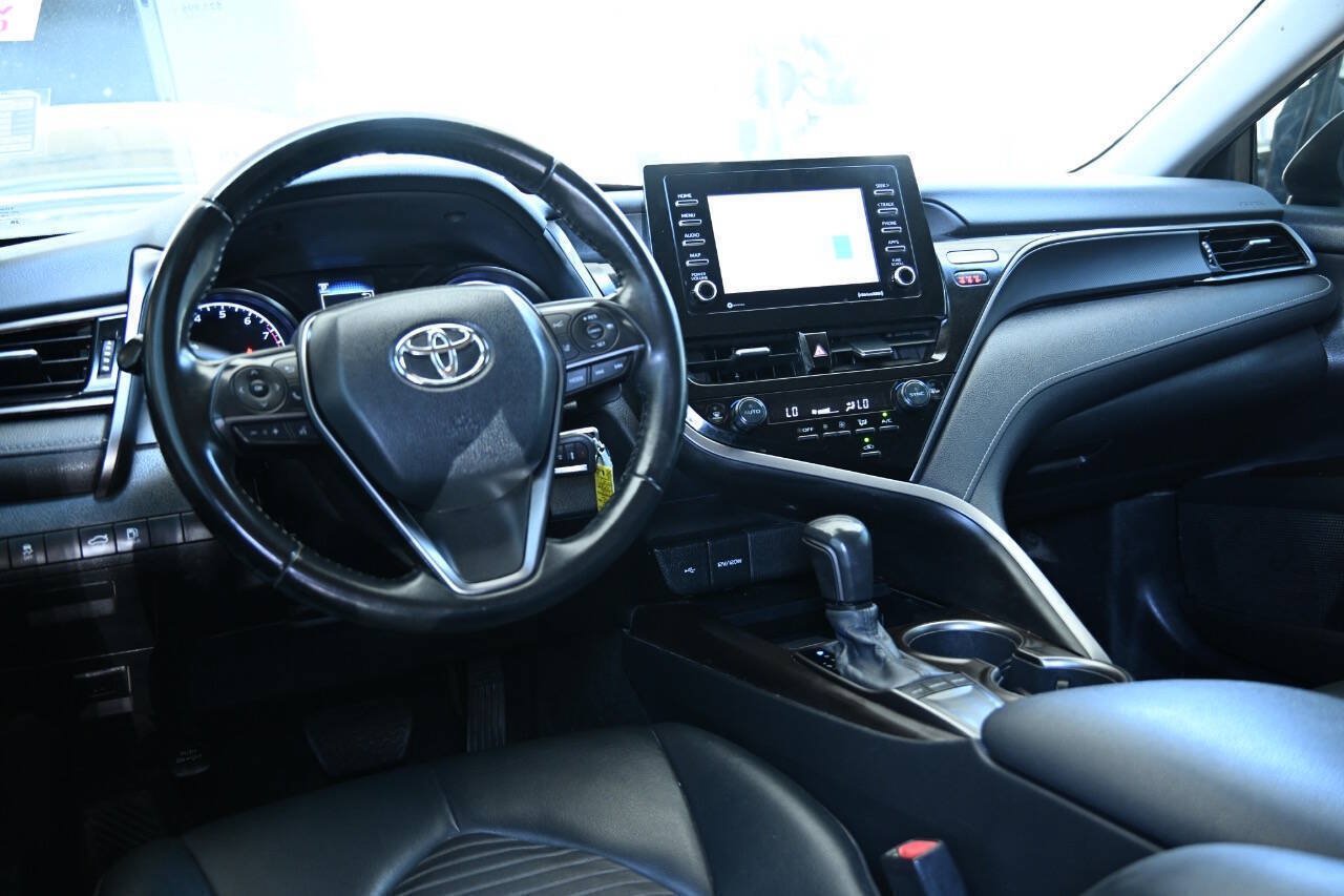 Used 2022 Toyota Camry SE w/ Carpet Mat Package (TMS) FWD image 11
