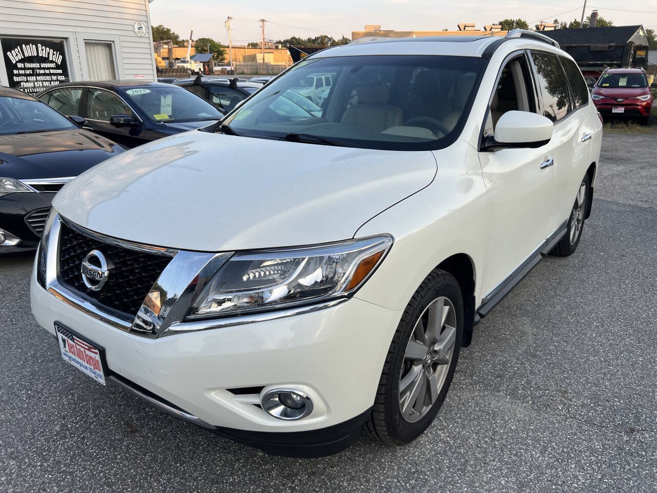 Used 2015 Nissan Pathfinder Platinum AWD/4WD image 3