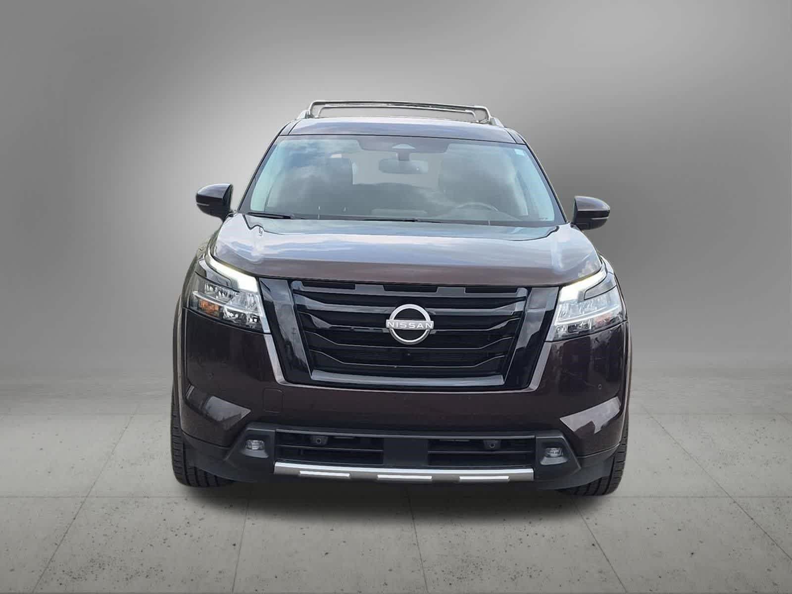 Used 2022 Nissan Pathfinder SL w/ SL Black Package AWD/4WD image 9