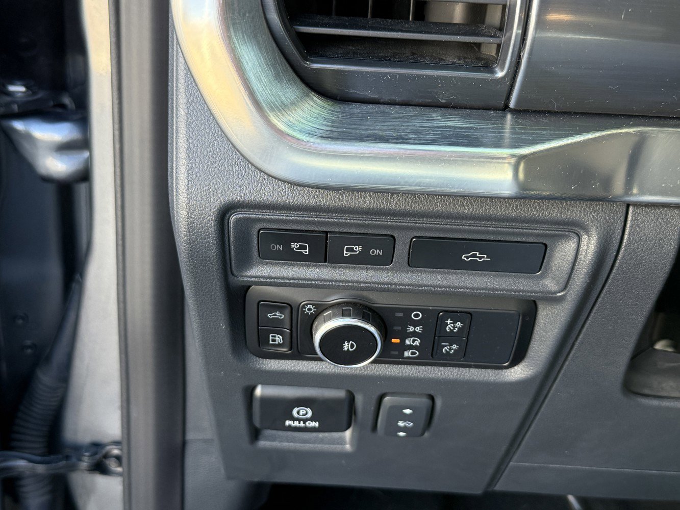 Used 2023 Ford F150 Lariat w/ Max Trailer Tow Package image 21