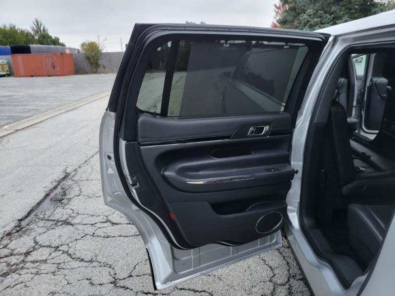 Used 2013 Lincoln MKT Limo AWD image 32