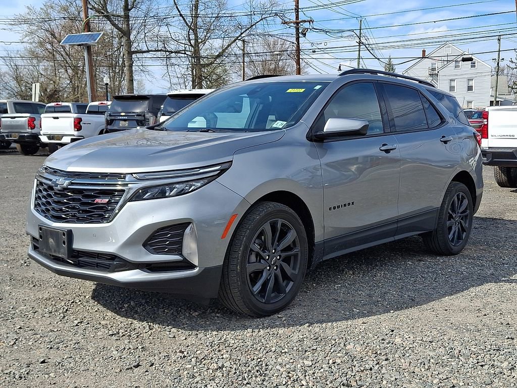 Used 2023 Chevrolet Equinox RS image 3