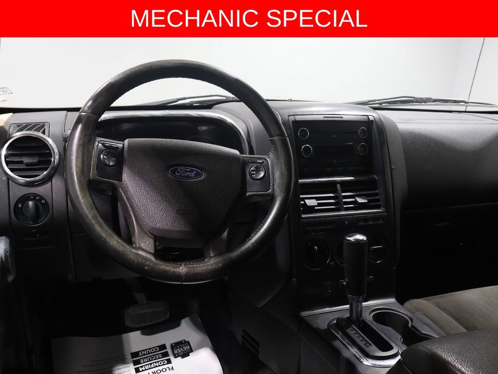 Used 2010 Ford Explorer XLT image 12