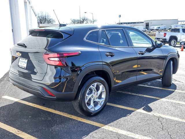 New 2026 Chevrolet Trax LS w/ LS Convenience Package FWD image 6