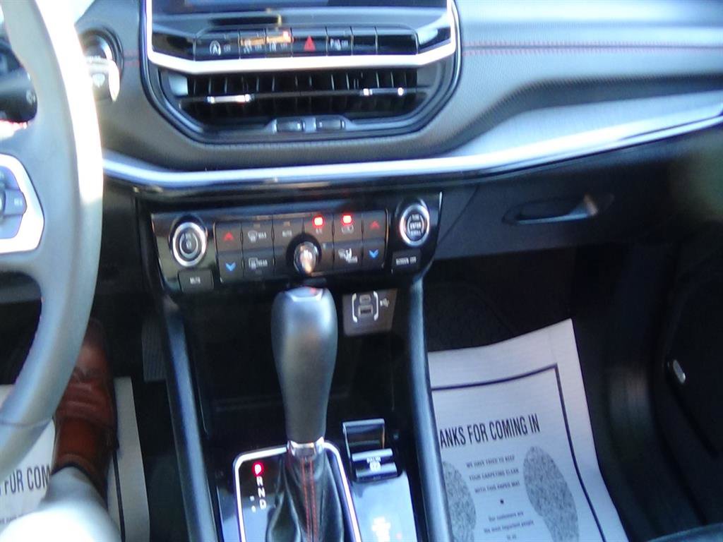 Used 2024 Jeep Compass Trailhawk w/ Sun and Sound Group image 29