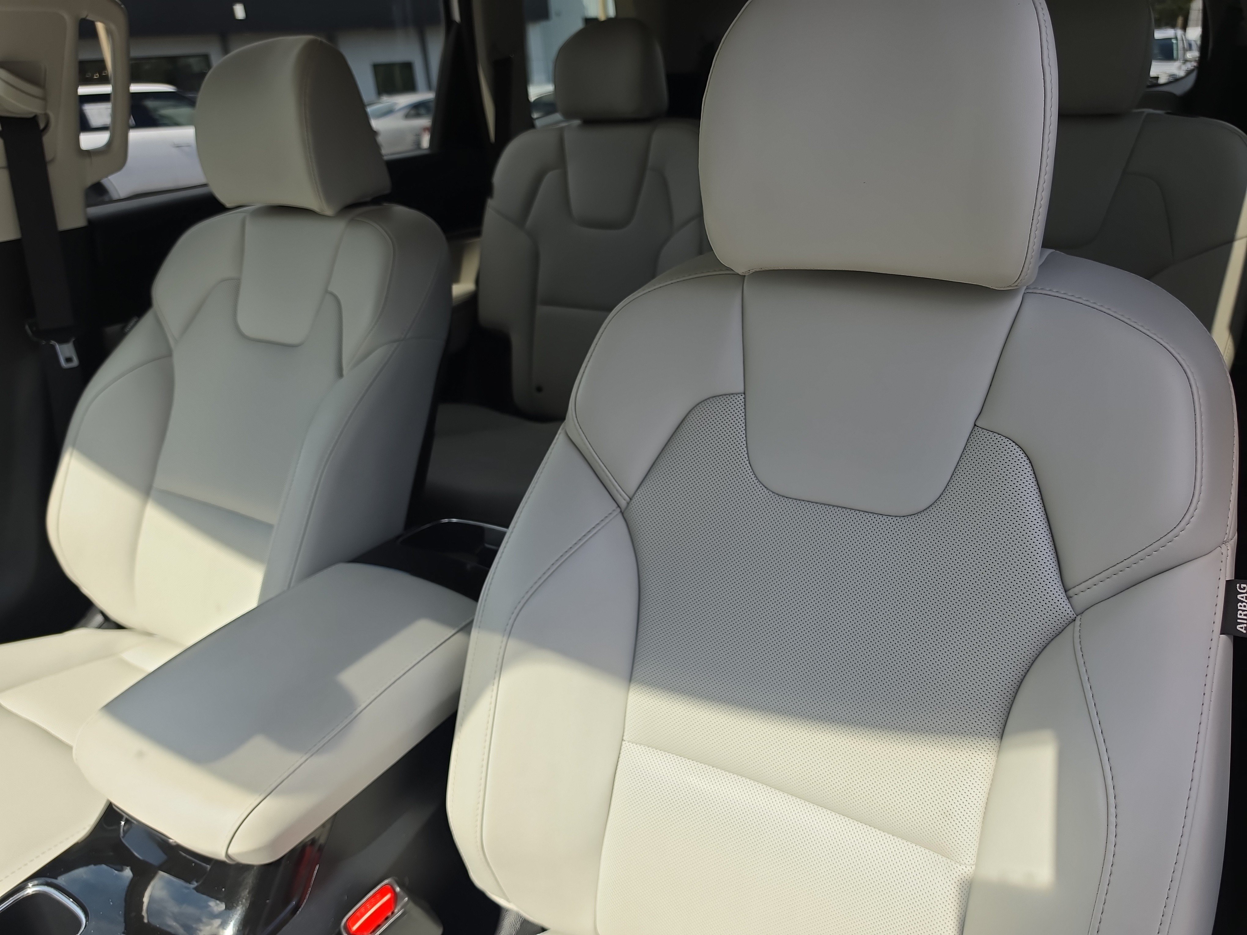 Certified 2024 Kia Telluride S w/ S Sunroof Package AWD/4WD image 21