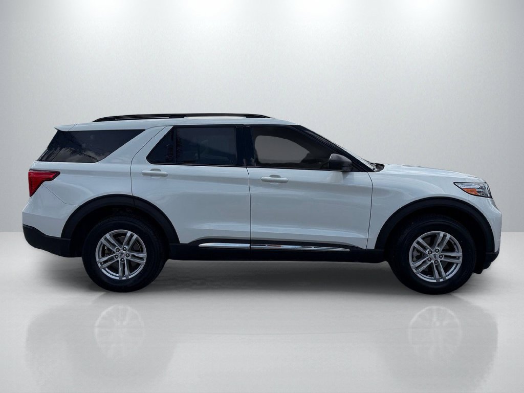 Used 2023 Ford Explorer XLT AWD/4WD image 4