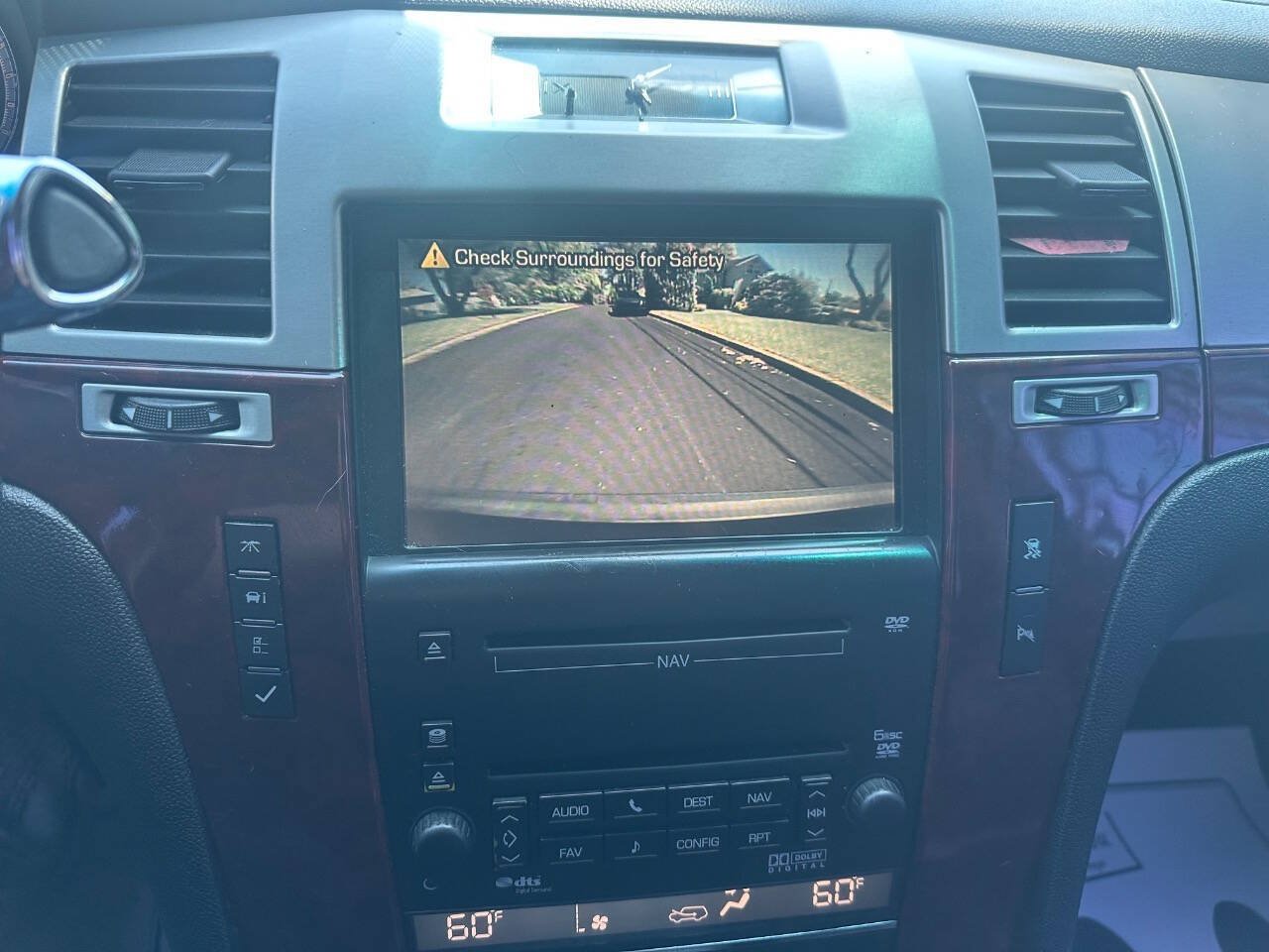 Used 2009 Cadillac Escalade AWD image 18