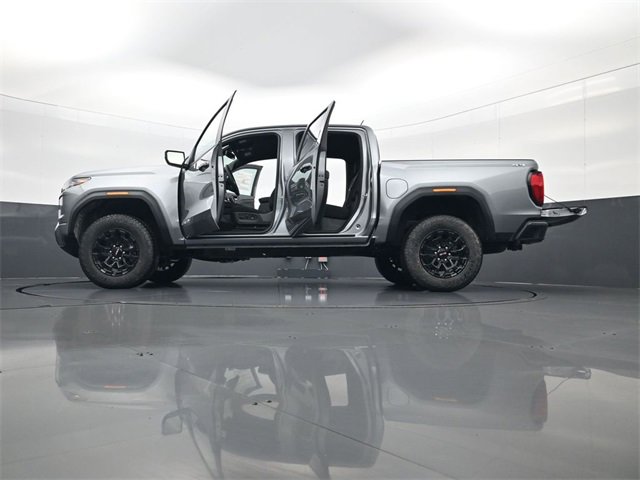 New 2026 GMC Canyon Elevation w/ Convenience Package image 34