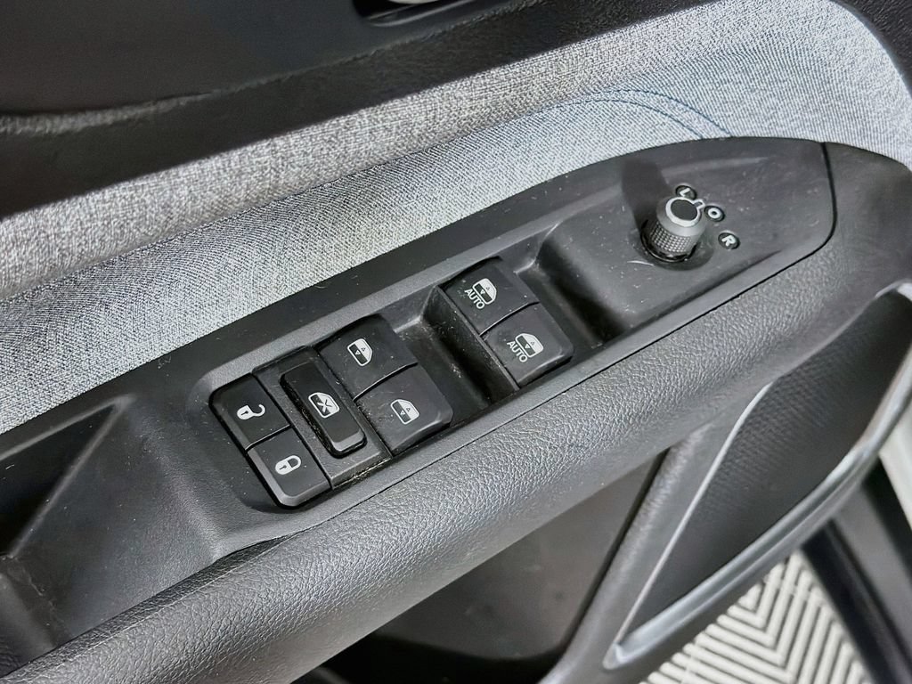 Used 2024 Jeep Compass Latitude AWD/4WD image 17