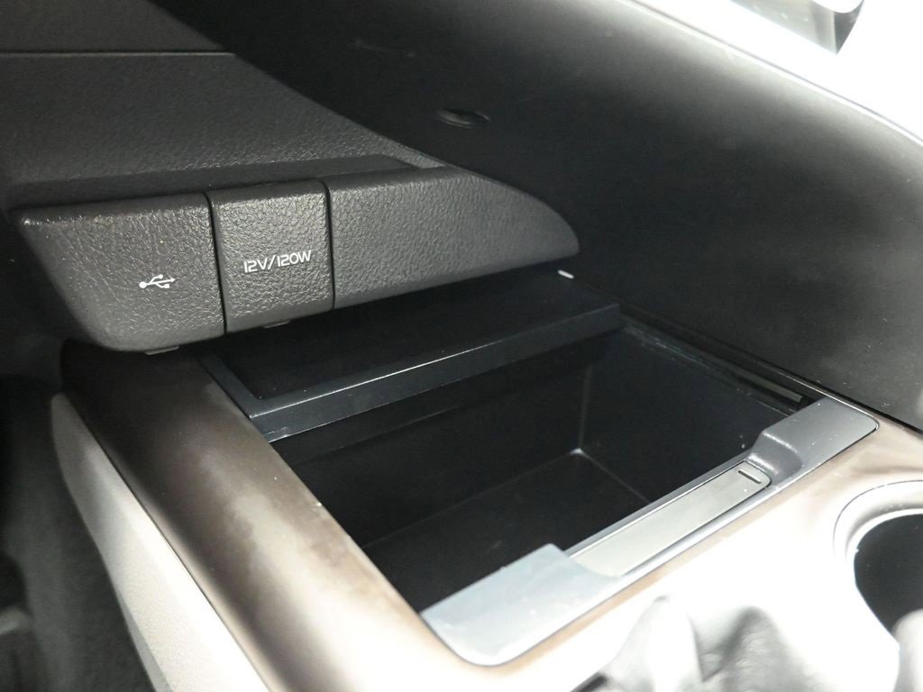 Used 2023 Toyota Camry SE image 20