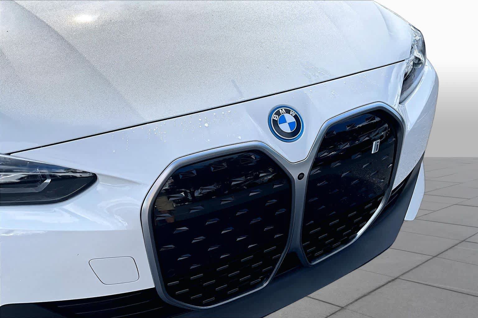Used 2024 BMW i4 eDrive40 w/ Premium Package RWD image 29
