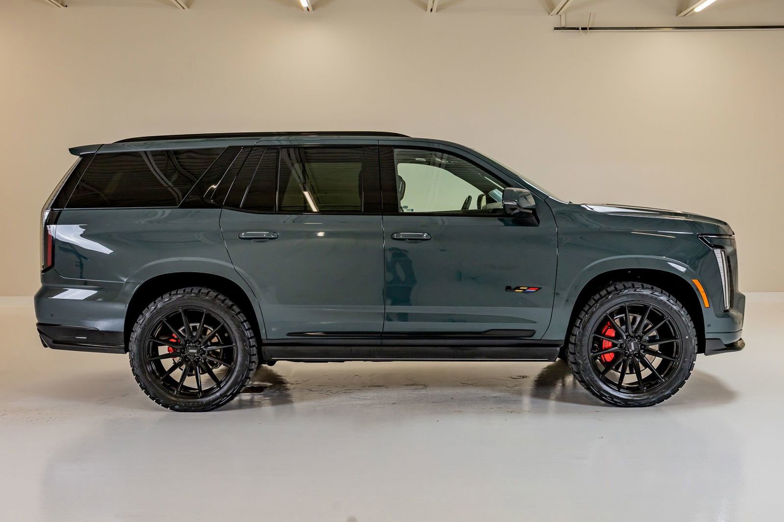 Used 2026 Cadillac Escalade V AWD/4WD image 11