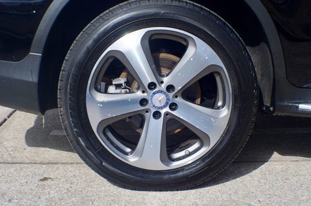 Used 2017 Mercedes-Benz GLC 300 4MATIC image 50