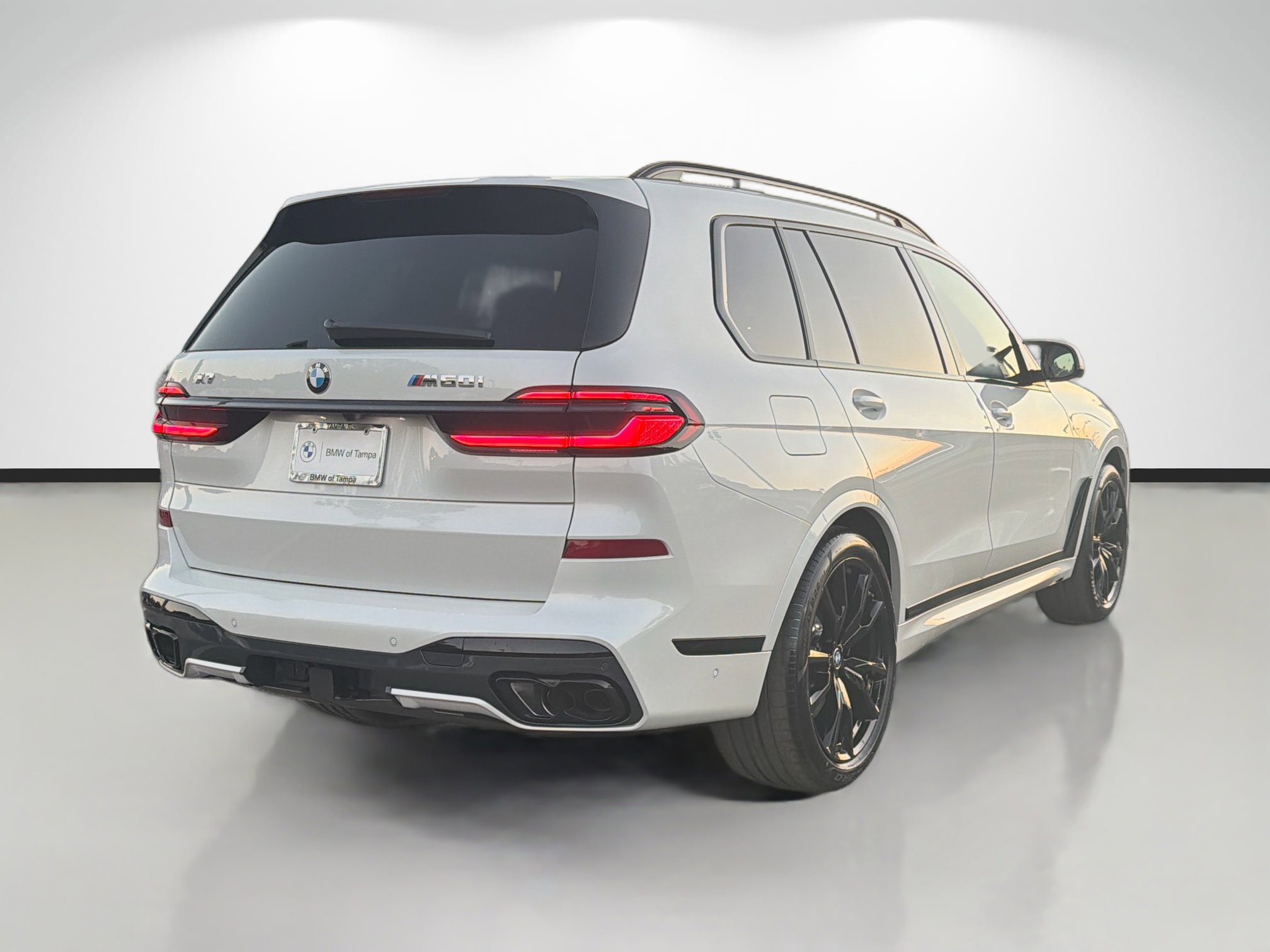 New 2026 BMW X7 M60i w/ Climate Comfort Package image 3