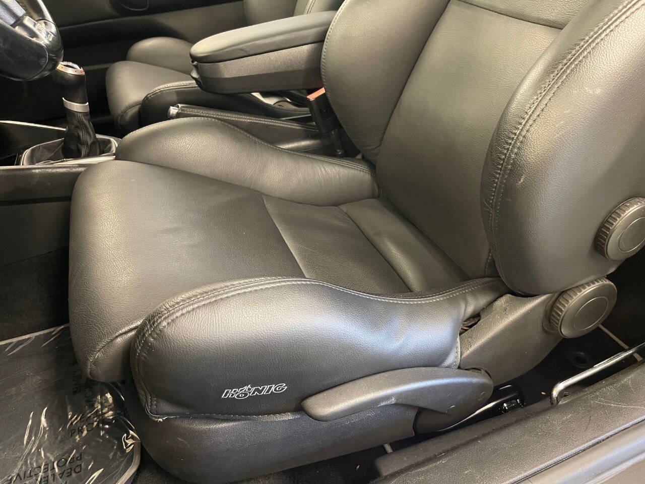 Used 2004 Volkswagen R32 AWD/4WD image 62