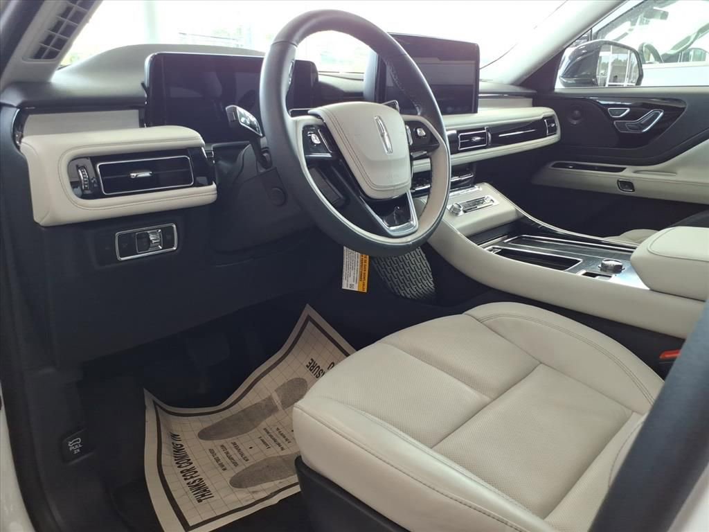 New 2025 Lincoln Aviator Reserve w/ Illumination Package AWD/4WD image 15