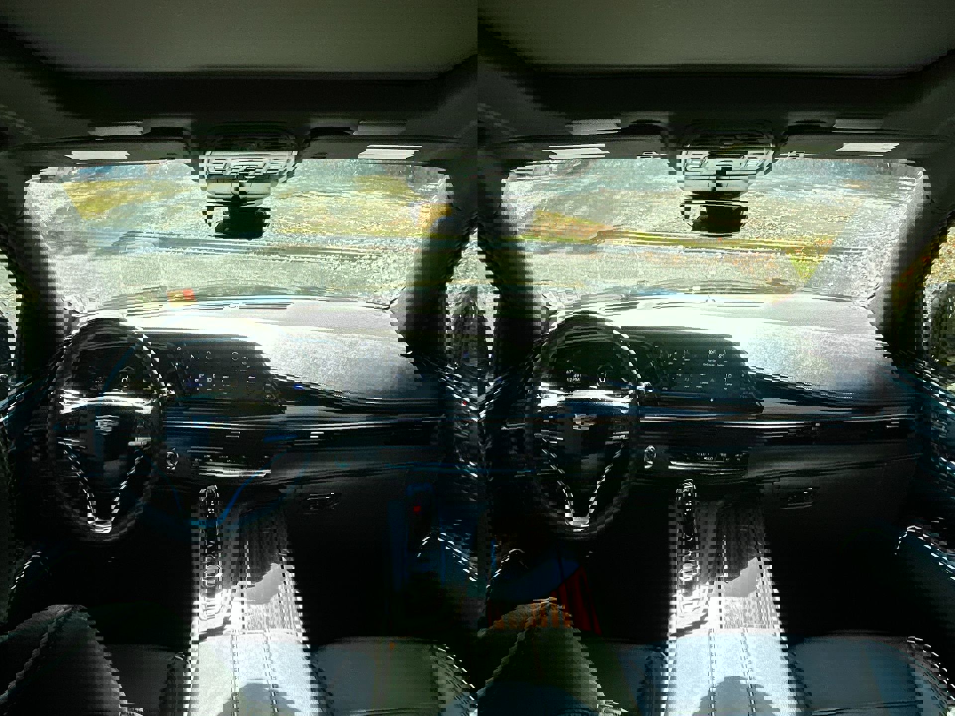 Certified 2023 Cadillac Escalade Premium Luxury w/ LPO, Radiant Package image 15