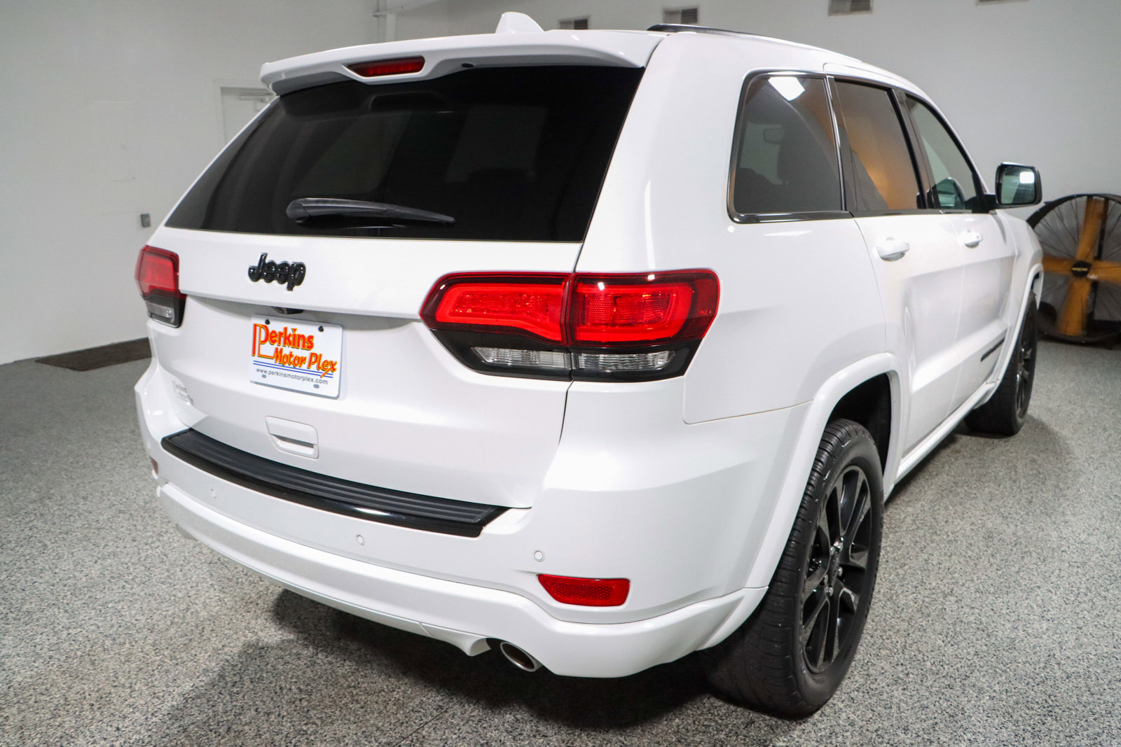 Used 2018 Jeep Grand Cherokee Altitude image 7