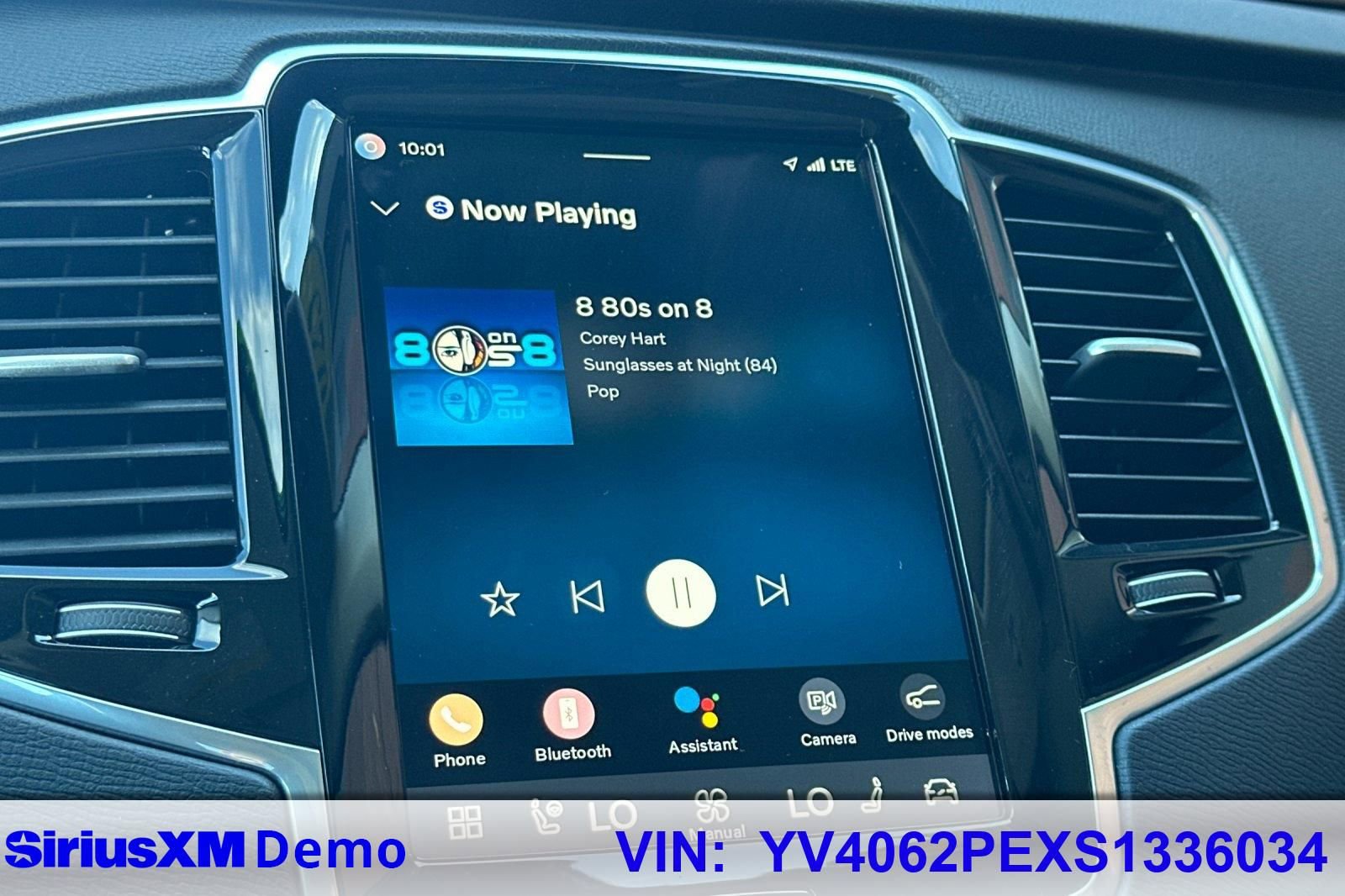 Certified 2025 Volvo XC90 B6 Plus image 30