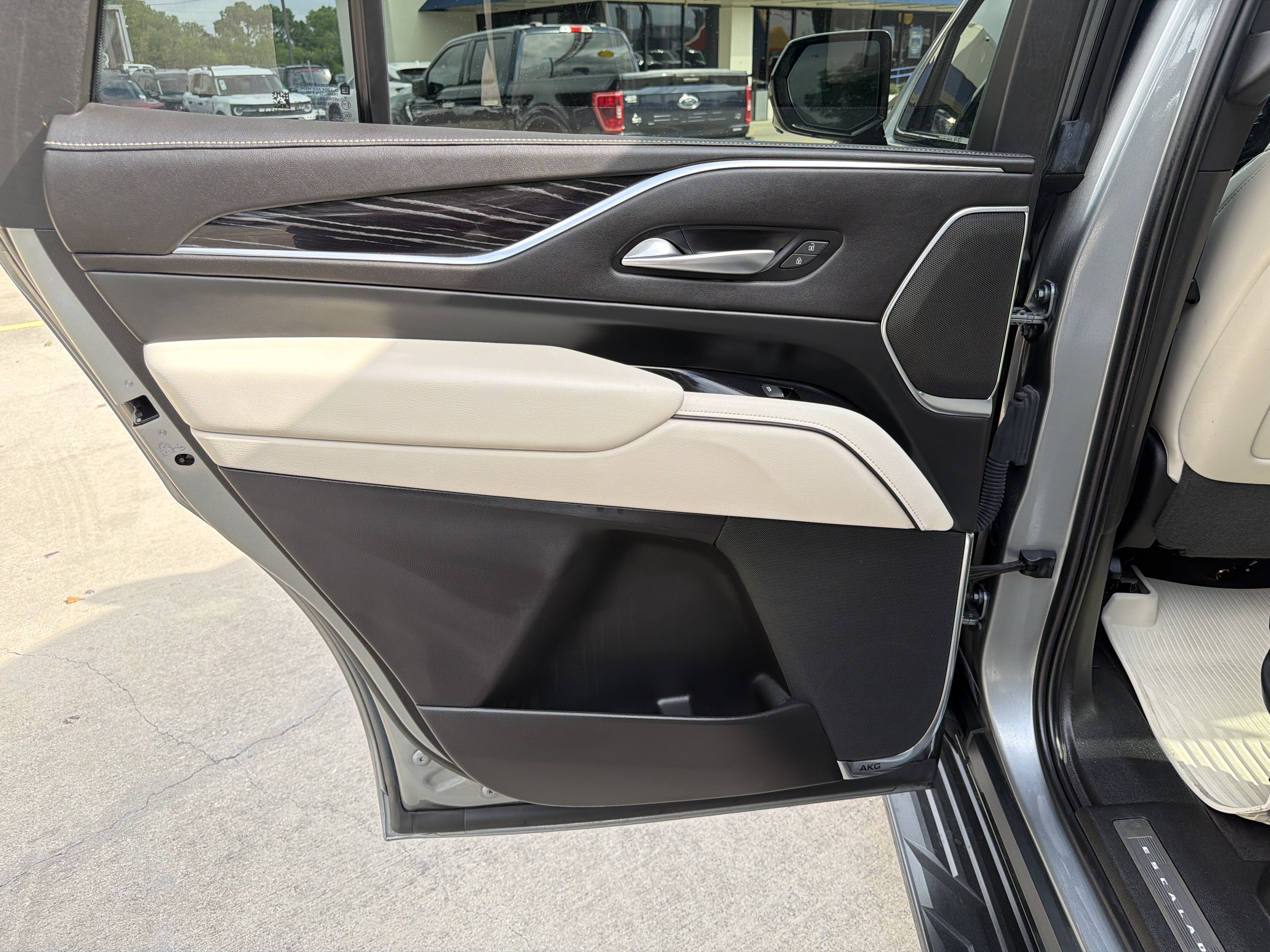 Used 2023 Cadillac Escalade Sport w/ Touring Package AWD/4WD image 18