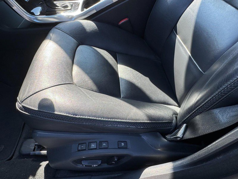 Used 2016 Volvo XC70 T5 Premier w/ Proximity Package image 25