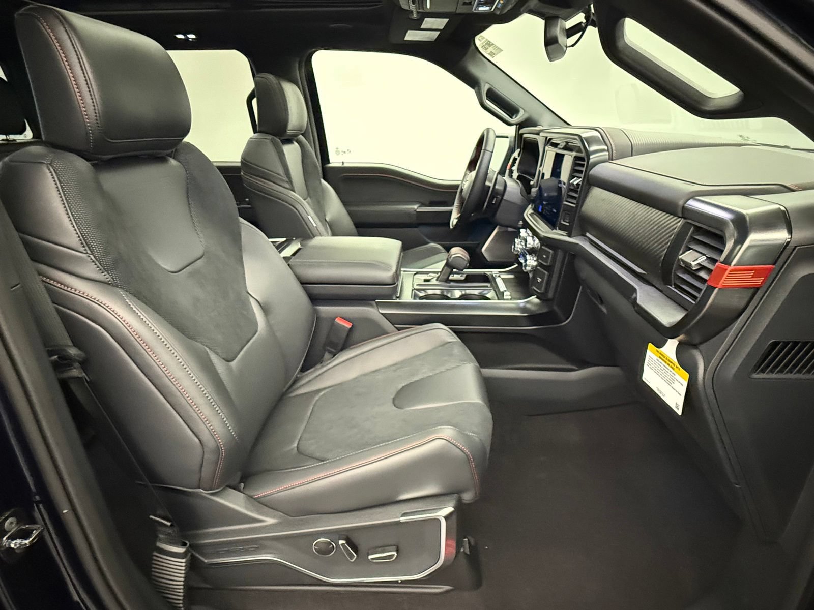 Used 2025 Ford F150 Raptor AWD/4WD image 20