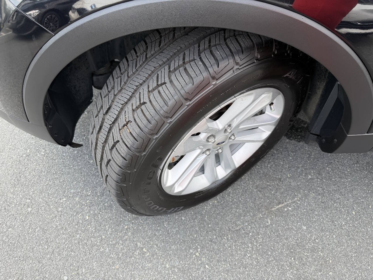 Used 2016 Ford Explorer XLT w/ Equipment Group 202A FWD image 25