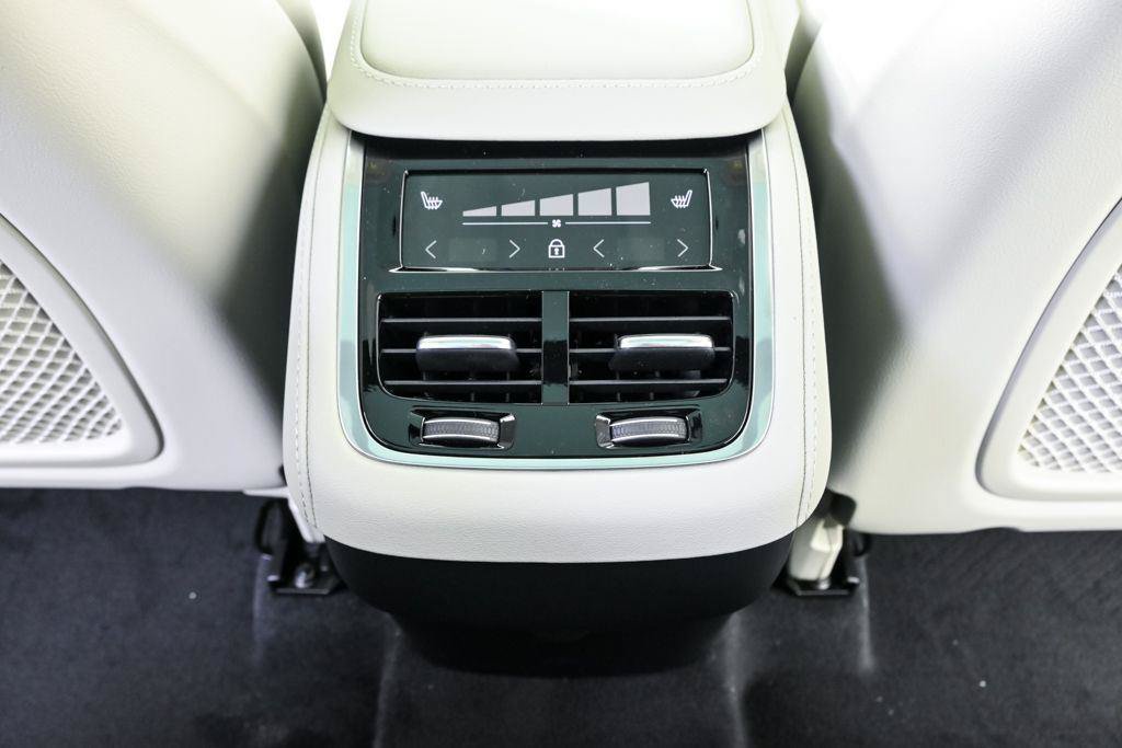 Used 2026 Volvo XC90 B6 Ultra w/ Protection Package AWD/4WD image 20