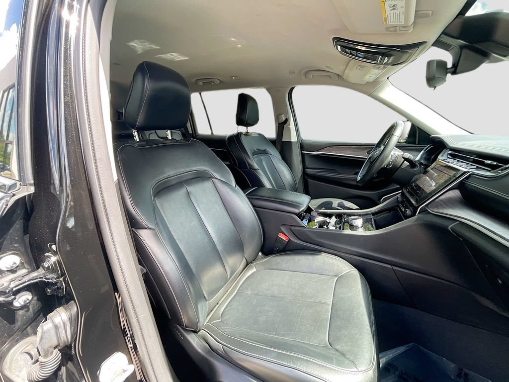Used 2022 Jeep Grand Cherokee L Limited RWD image 29