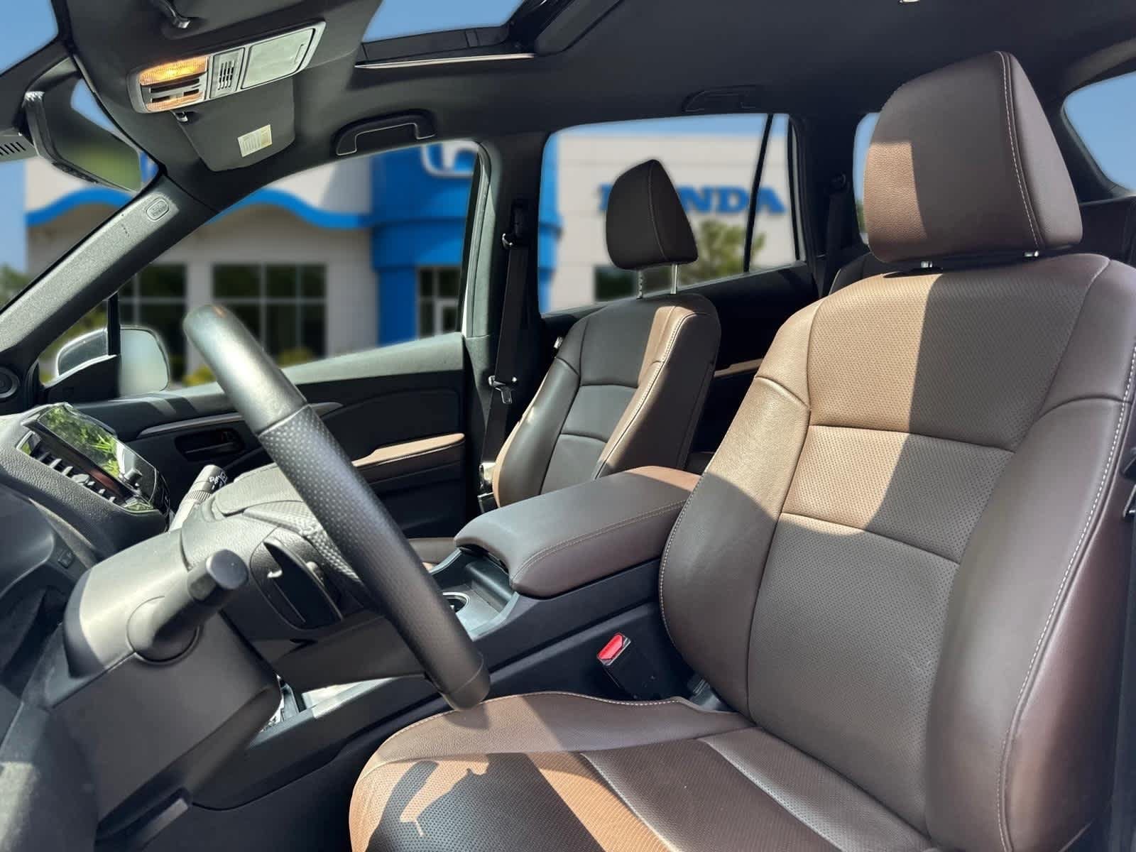 Used 2025 Honda Passport EX-L image 14