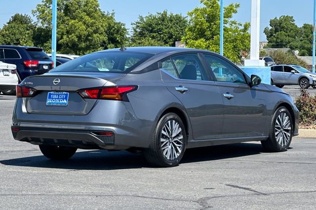 Used 2025 Nissan Altima 2.5 SV FWD image 4