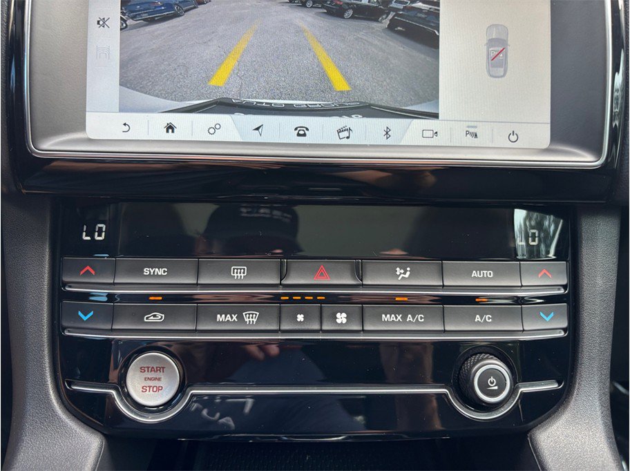Used 2019 Jaguar F-PACE Premium AWD/4WD image 36