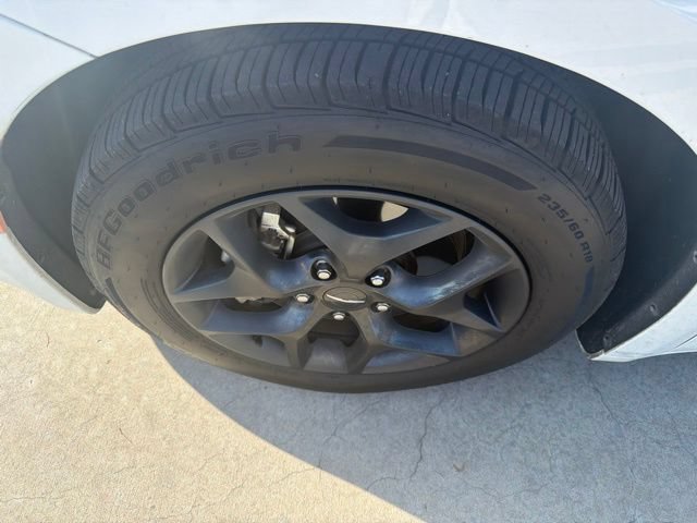 Used 2019 Chrysler Pacifica Touring Plus w/ Advanced Safetytec Group FWD image 6