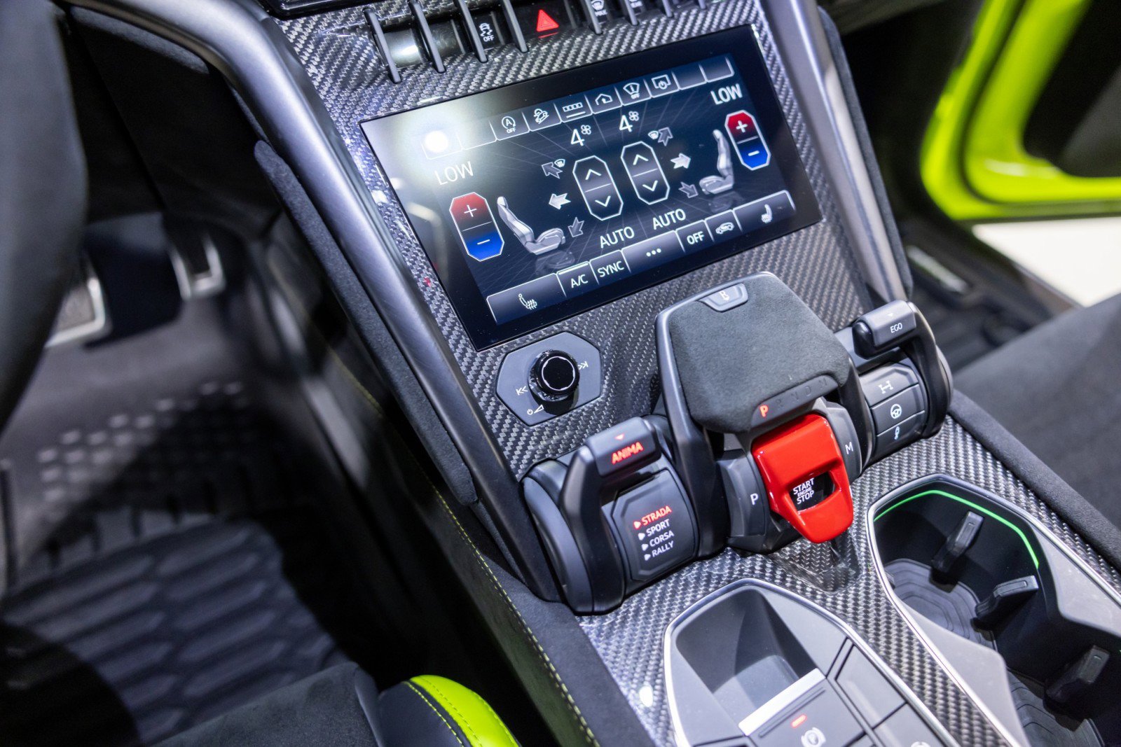 Used 2024 Lamborghini Urus Performante image 46