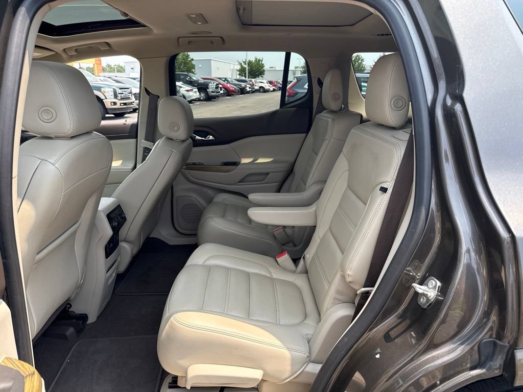 Used 2019 GMC Acadia Denali w/ Technology Package AWD/4WD image 15