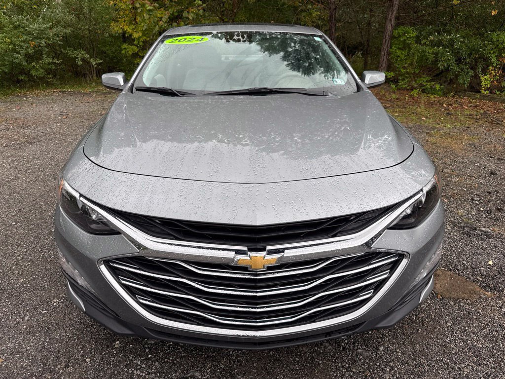 Used 2024 Chevrolet Malibu LT FWD image 2