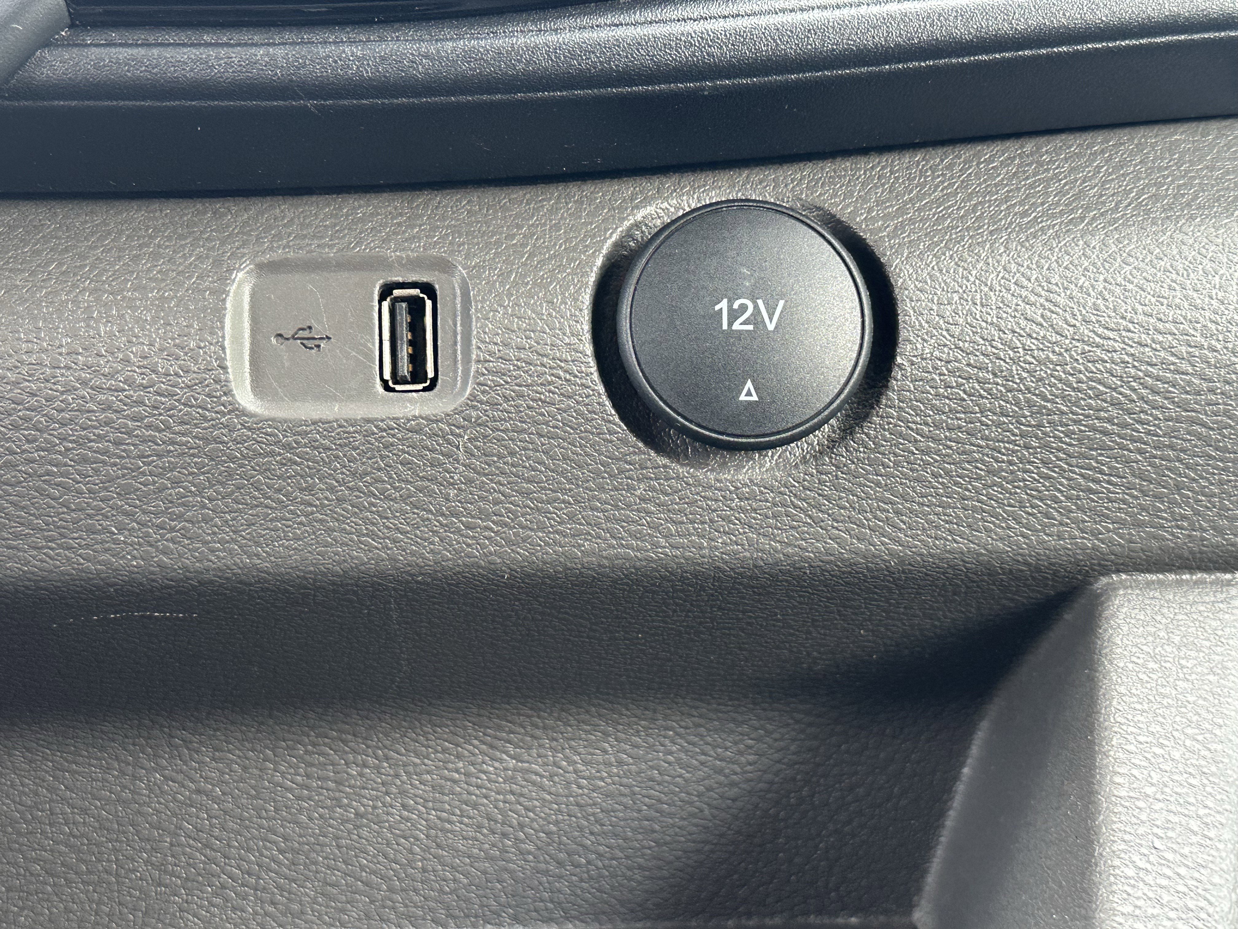 Used 2023 Ford Transit 350 XLT RWD image 32