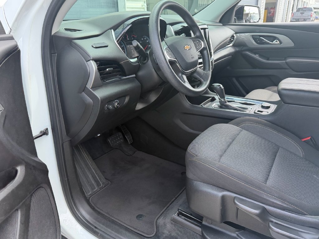 Used 2020 Chevrolet Traverse LS FWD image 11