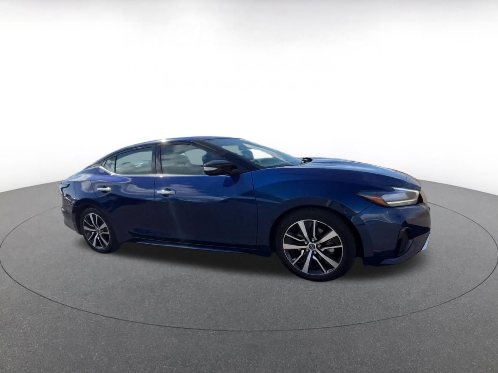 Used 2023 Nissan Maxima SV w/ Floor Mat Group image 2