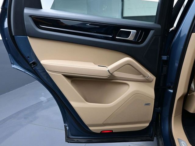 Certified 2019 Porsche Cayenne AWD/4WD image 14