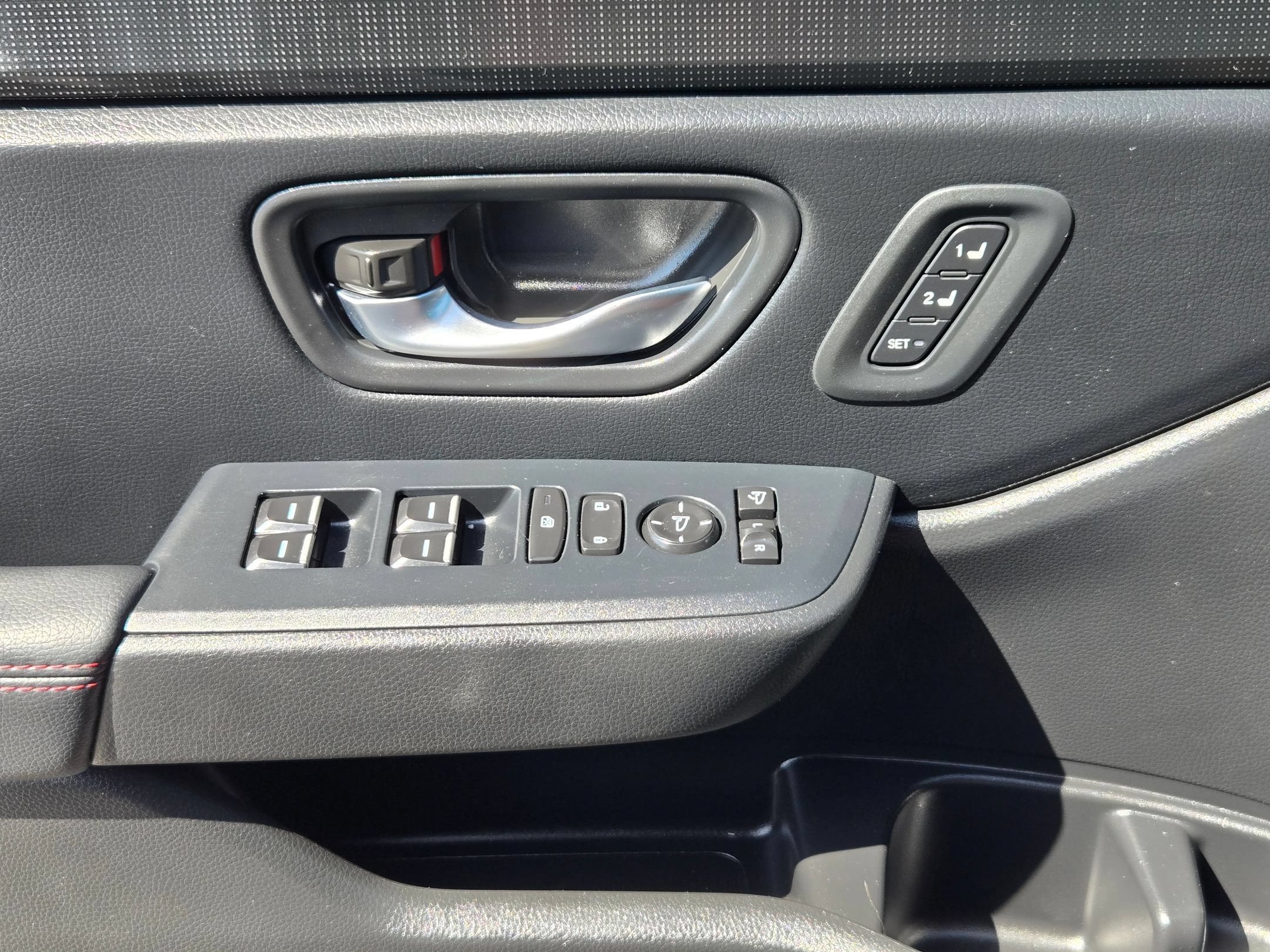Used 2025 Honda Pilot Black Edition image 11