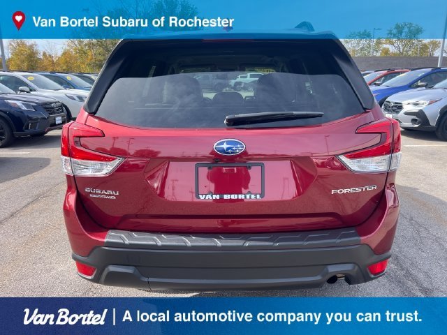Used 2020 Subaru Forester Premium AWD/4WD image 5