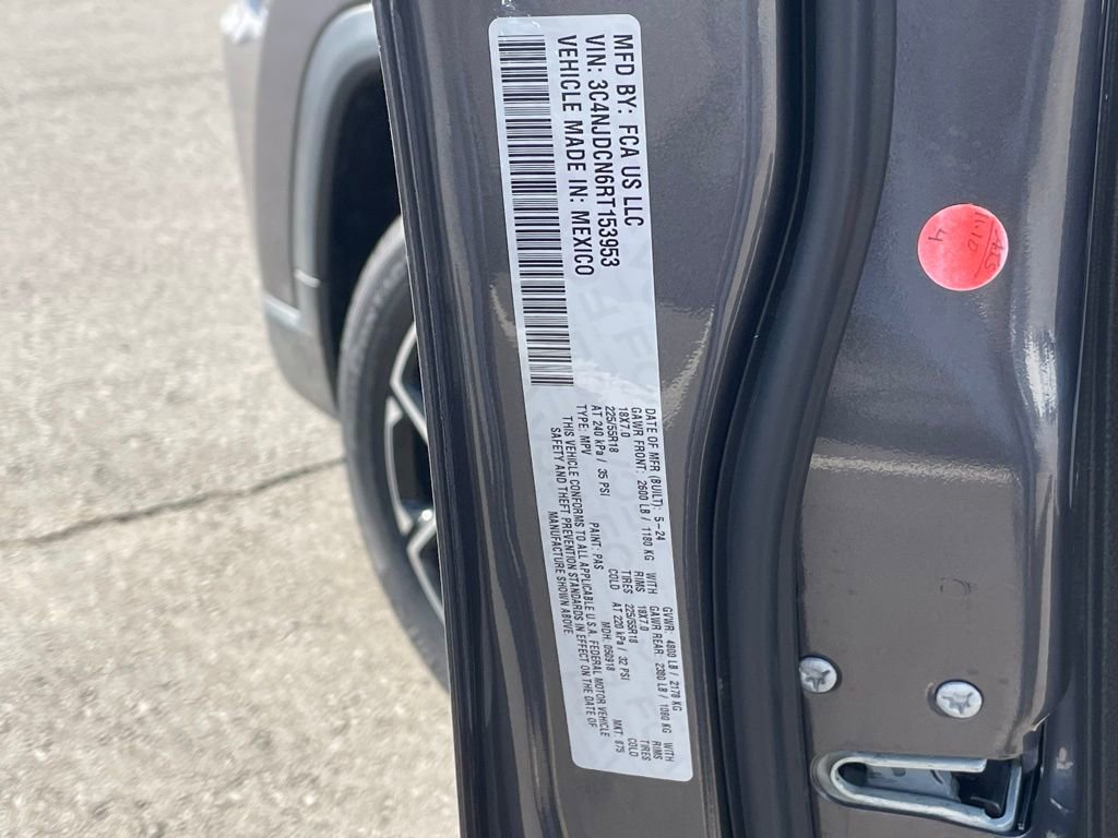 Used 2024 Jeep Compass Limited image 34