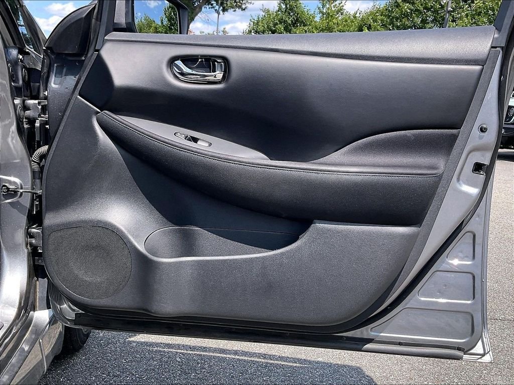 Used 2022 Nissan Leaf S FWD image 11