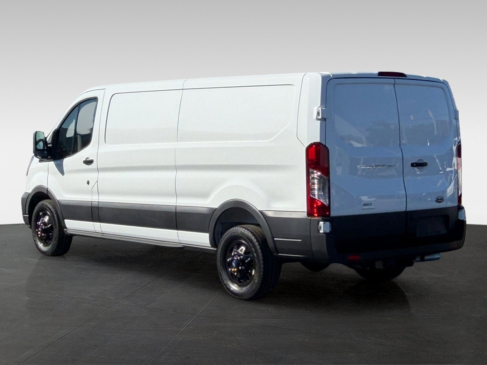 Used 2025 Ford Transit 250 Low Roof AWD image 7