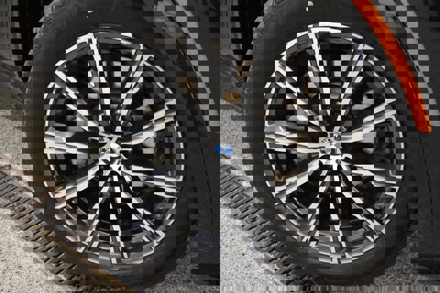 Used 2023 BMW X5 xDrive40i w/ M Sport Package image 14