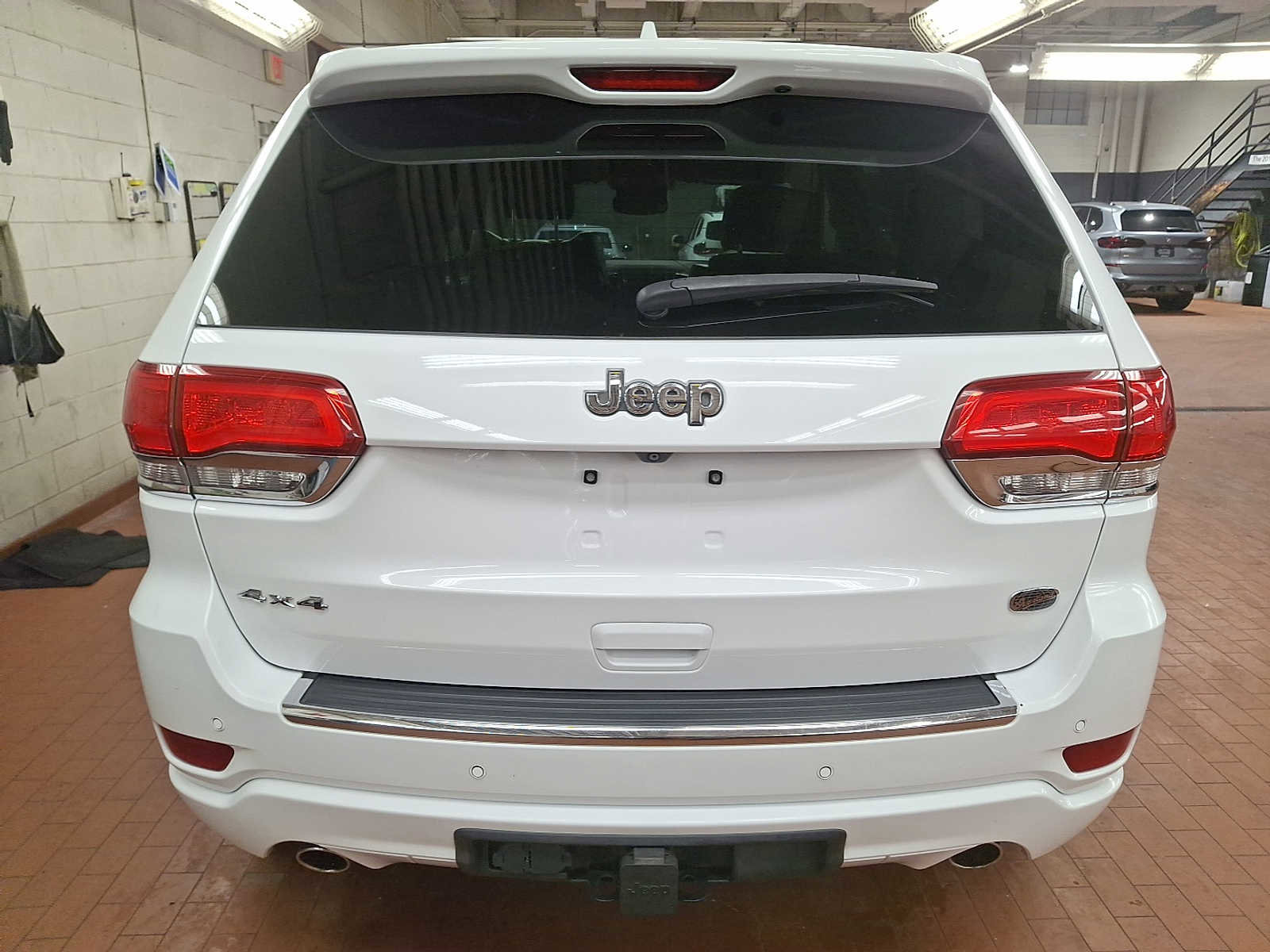 Used 2017 Jeep Grand Cherokee Overland image 6