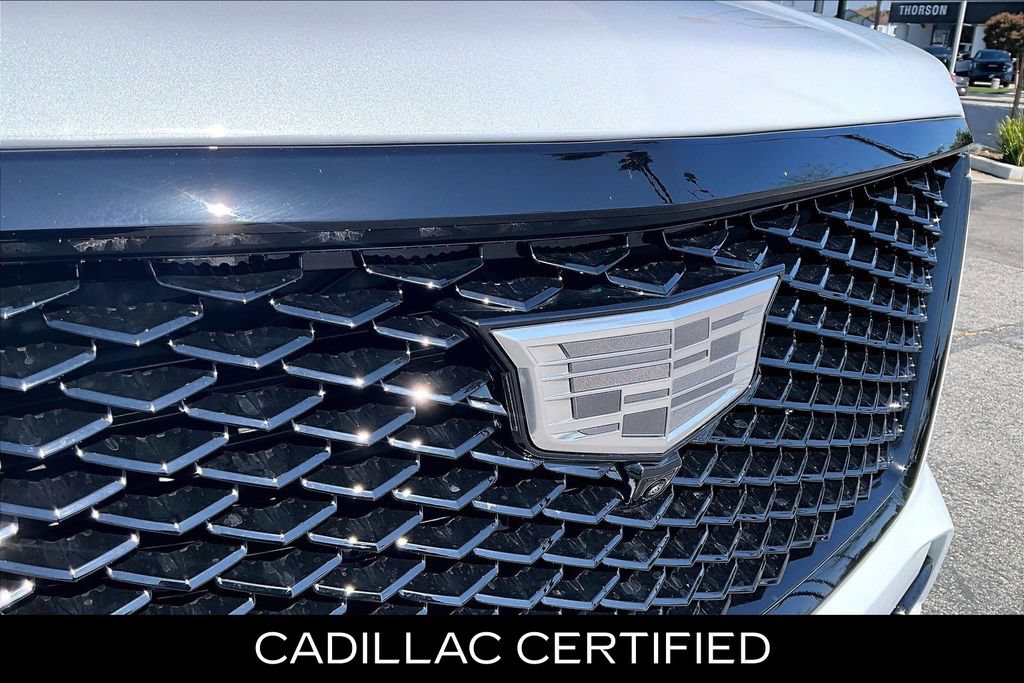 Used 2026 Cadillac Escalade ESV V w/ LPO, ONYX Package AWD/4WD image 30