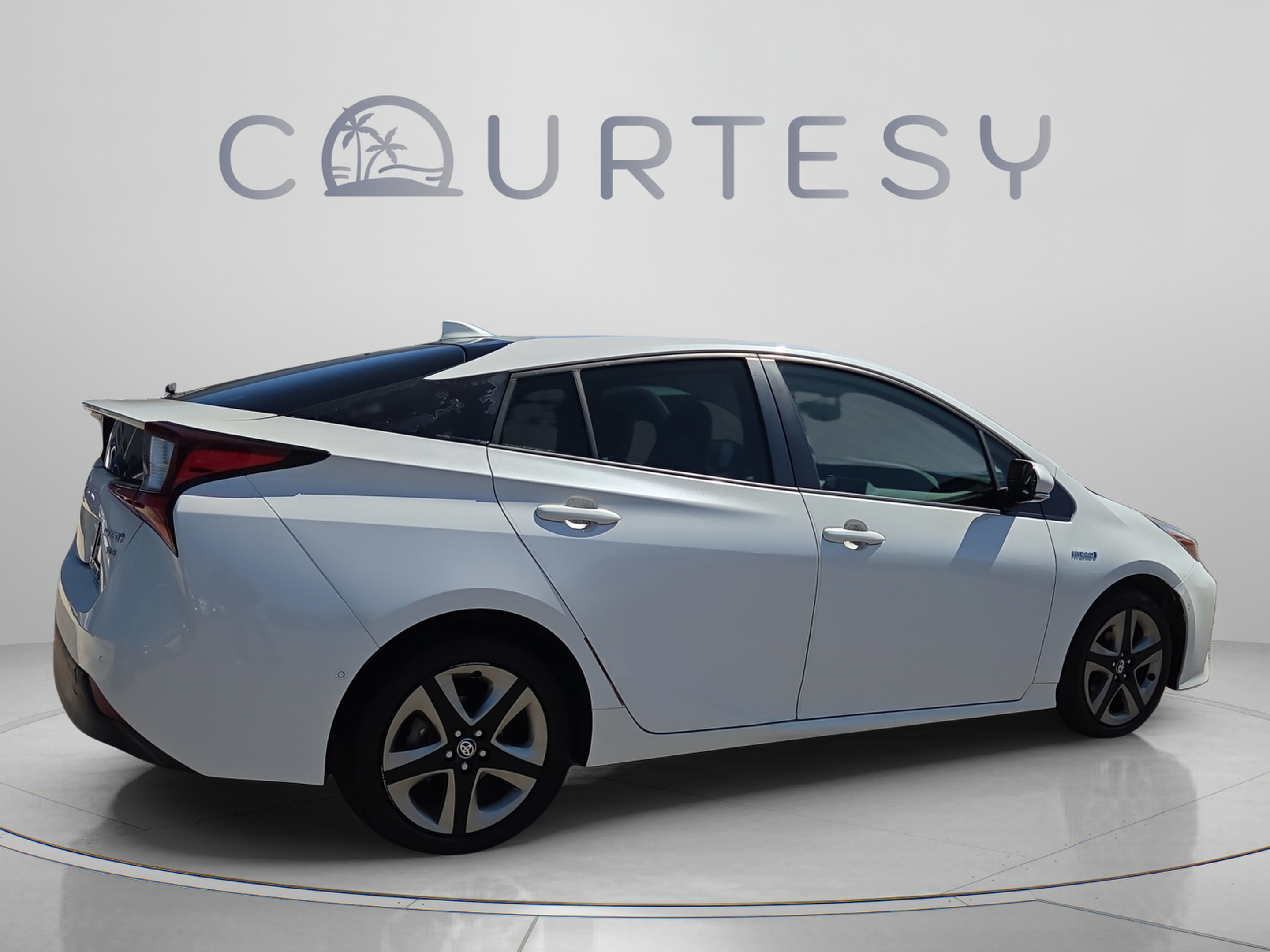 Used 2019 Toyota Prius XLE FWD image 5